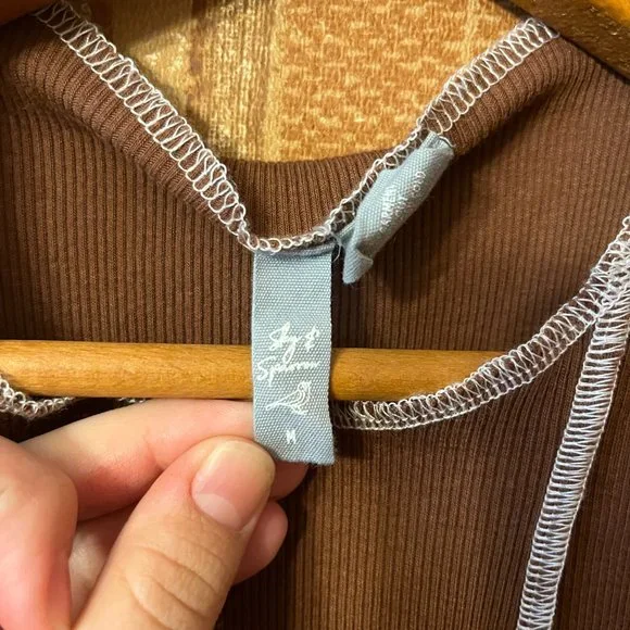 Brown Crop Tank - Picture 2 of 3